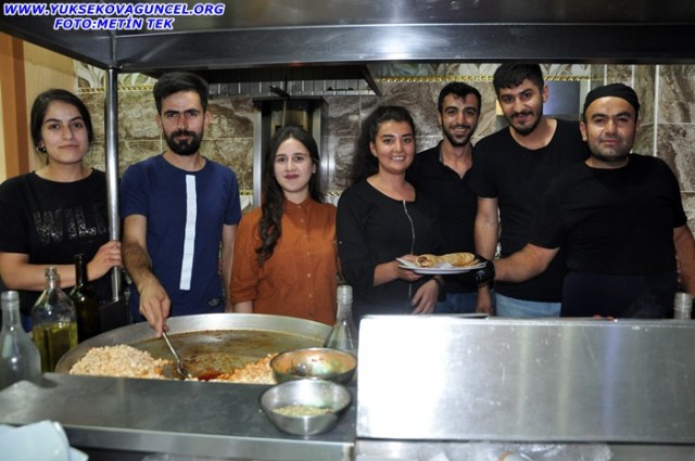 MERSİN 30 TANTUNİ - Küskünlerin barıştığı, sevenlerin bir araya geldiği, rahmet ve şefkat dolu günlerin en değerlilerinden olan Kurban Bayramınız kutlu olsun.