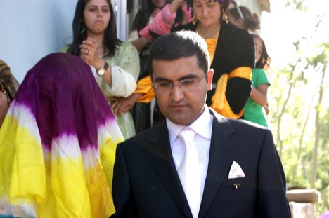 Yüksekova'da 15-16 Ağustos 2009 tarihleri arasında evlenen bazı çiftleri sayfamıza taşıdık....