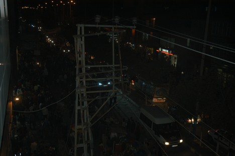 Yüksekova Cengiz Topel Caddesi Bayram Arifesindeki Alışverişten Kareler....