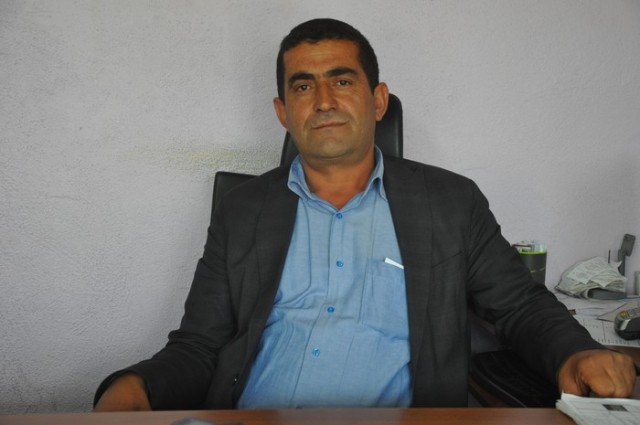 VAN GÖLÜ  TURİZM SEYAHAT ŞAHBAZ BOR:
Her ne kadar bir bayram daha Kürtlere zehir edilmiş olsa bile Kürt halkının gelecek bayramları özgürlük türküleri ile kutlayacağı günler yakındır. Bu duygularla onuru ile mücadele eden bütün mazlum halkların kurban bayramını kutlar barış ve özgürlük dolu nice bayramlar dileriz.