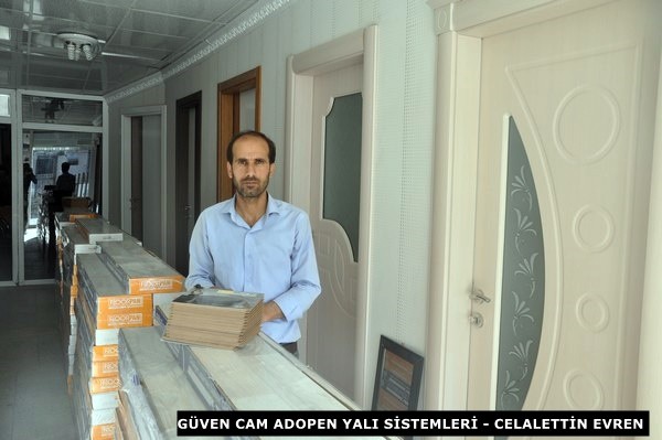 Müslüman Kürt halkı bugün tüm İslam aleminin duyguda, düşüncede ve eylemde birleşmesi gereken ve İslam dünyasının en kutsal günlerinden biri olan mübarek Ramazan bayramını barıştan uzak savaşların gölgesinde karşılıyor. Savaşların hakim olduğu bölgemizde cereyan eden tüm olumsuzluklara rağmen umuyorum ki bu bayram özellikle Ortadoğu coğrafyasında yaşanan haksızlıkların ve savaşların son bulmasına barışa, kardeşliğe, Kürtlerin ulusal demokratik birliğine ve Müslüman halkların zulüm ve zorbalığa karşı büyük dayanışmasına vesile olur. Barışa olan eşsiz inancınızı yetirmemeniz dileği ile iyi bayramlar.”