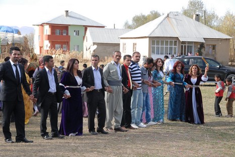 Yüksekova'da 17-18 tarihleri arasında evlenen bazı çiftleri sizler için sayfamıza taşıdık.