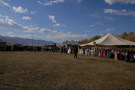 Yüksekova'da 17-18 tarihleri arasında evlenen bazı çiftleri sizler için sayfamıza taşıdık.