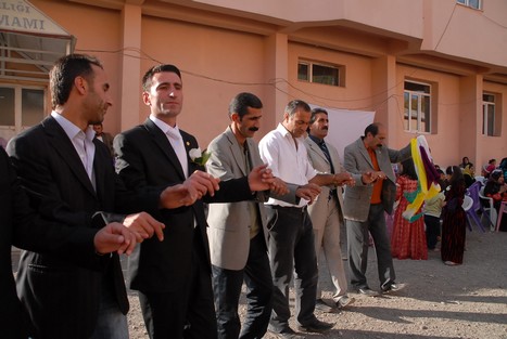 Yüksekova'da 17-18 tarihleri arasında evlenen bazı çiftleri sizler için sayfamıza taşıdık.