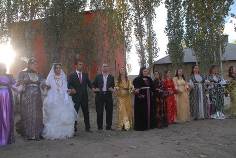 Yüksekova'da 17-18 tarihleri arasında evlenen bazı çiftleri sizler için sayfamıza taşıdık.