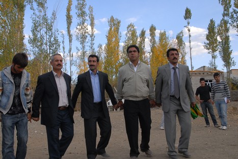 Yüksekova'da 17-18 tarihleri arasında evlenen bazı çiftleri sizler için sayfamıza taşıdık.