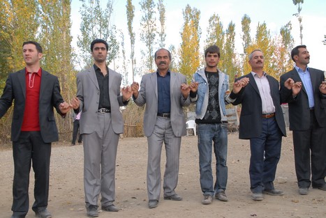 Yüksekova'da 17-18 tarihleri arasında evlenen bazı çiftleri sizler için sayfamıza taşıdık.