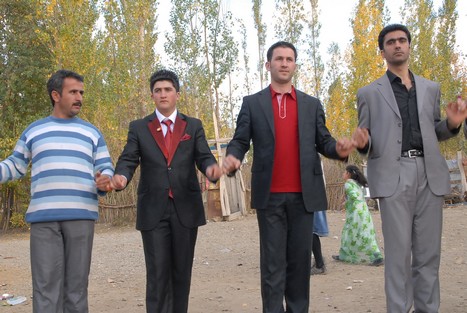 Yüksekova'da 17-18 tarihleri arasında evlenen bazı çiftleri sizler için sayfamıza taşıdık.