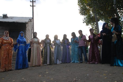 Yüksekova'da 17-18 tarihleri arasında evlenen bazı çiftleri sizler için sayfamıza taşıdık.