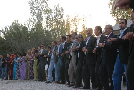 Yüksekova'da 17-18 tarihleri arasında evlenen bazı çiftleri sizler için sayfamıza taşıdık.