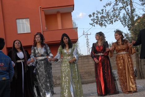 Yüksekova'da 17-18 tarihleri arasında evlenen bazı çiftleri sizler için sayfamıza taşıdık.