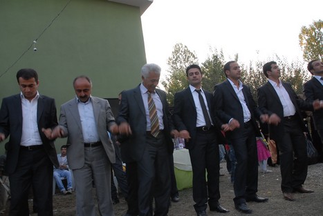 Yüksekova'da 17-18 tarihleri arasında evlenen bazı çiftleri sizler için sayfamıza taşıdık.