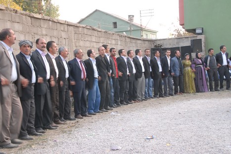 Yüksekova'da 17-18 tarihleri arasında evlenen bazı çiftleri sizler için sayfamıza taşıdık.