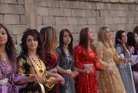 Yüksekova'da 17-18 tarihleri arasında evlenen bazı çiftleri sizler için sayfamıza taşıdık.