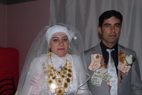 Yüksekova'da 17-18 tarihleri arasında evlenen bazı çiftleri sizler için sayfamıza taşıdık.