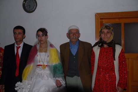 Yüksekova'da 17-18 tarihleri arasında evlenen bazı çiftleri sizler için sayfamıza taşıdık.