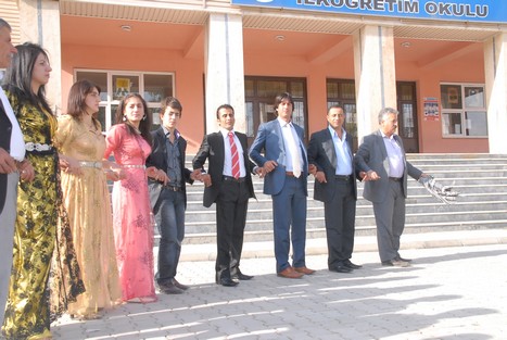 Yüksekova'da 24-25 tarihleri arasında evlenen bazı çiftleri sizler için sayfamıza taşıdık.