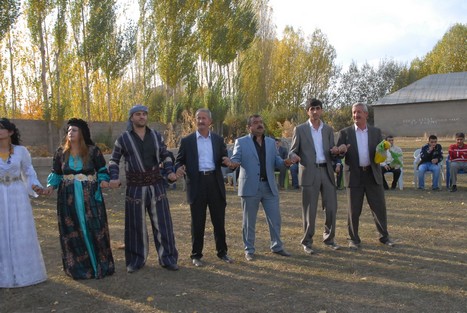 Yüksekova'da 24-25 tarihleri arasında evlenen bazı çiftleri sizler için sayfamıza taşıdık.