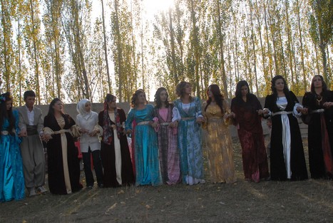 Yüksekova'da 24-25 tarihleri arasında evlenen bazı çiftleri sizler için sayfamıza taşıdık.