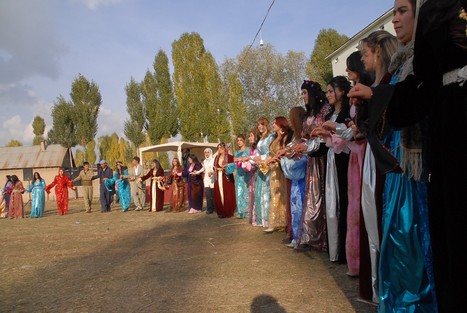 Yüksekova'da 24-25 tarihleri arasında evlenen bazı çiftleri sizler için sayfamıza taşıdık.