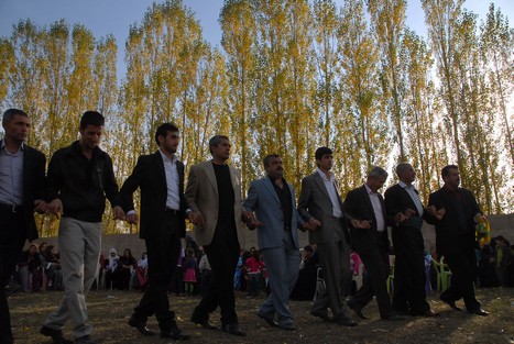 Yüksekova'da 24-25 tarihleri arasında evlenen bazı çiftleri sizler için sayfamıza taşıdık.