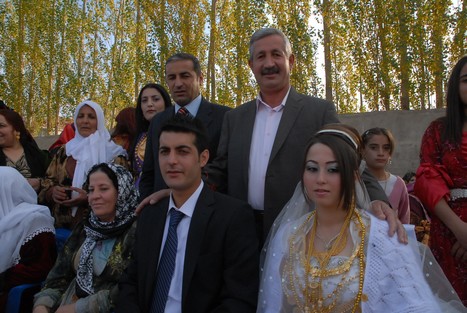 Yüksekova'da 24-25 tarihleri arasında evlenen bazı çiftleri sizler için sayfamıza taşıdık.