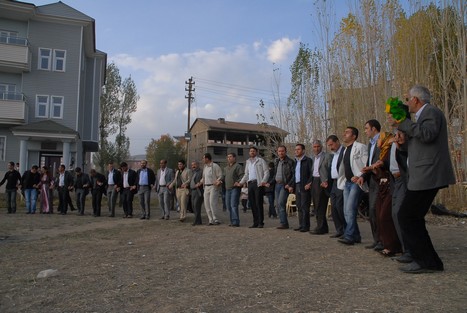 Yüksekova'da 24-25 tarihleri arasında evlenen bazı çiftleri sizler için sayfamıza taşıdık.