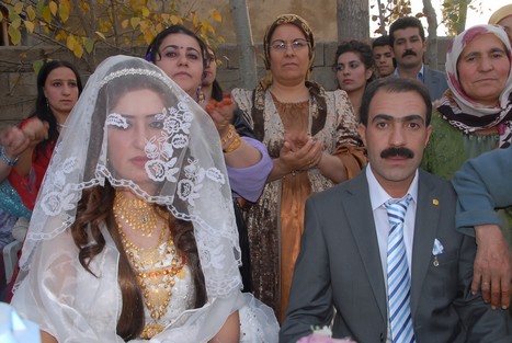 Yüksekova'da 24-25 tarihleri arasında evlenen bazı çiftleri sizler için sayfamıza taşıdık.