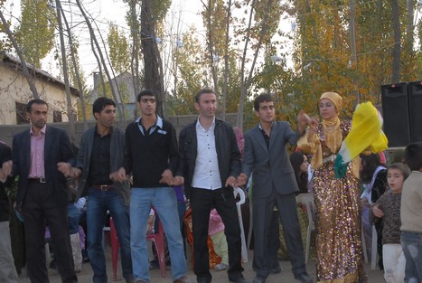 Yüksekova'da 24-25 tarihleri arasında evlenen bazı çiftleri sizler için sayfamıza taşıdık.