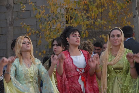 Yüksekova'da 24-25 tarihleri arasında evlenen bazı çiftleri sizler için sayfamıza taşıdık.