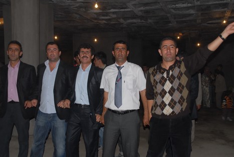 Yüksekova'da 24-25 tarihleri arasında evlenen bazı çiftleri sizler için sayfamıza taşıdık.