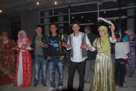 Yüksekova'da 24-25 tarihleri arasında evlenen bazı çiftleri sizler için sayfamıza taşıdık.