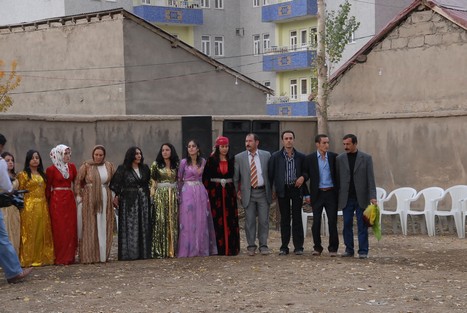 Yüksekova'da 24-25 tarihleri arasında evlenen bazı çiftleri sizler için sayfamıza taşıdık.