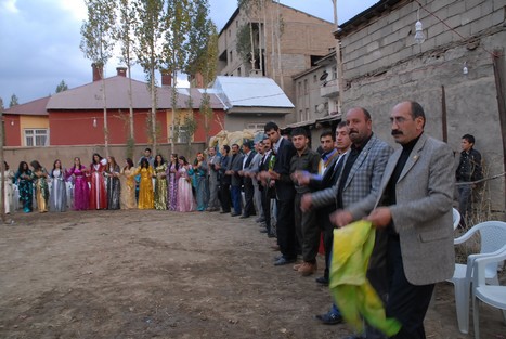 Yüksekova'da 24-25 tarihleri arasında evlenen bazı çiftleri sizler için sayfamıza taşıdık.