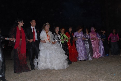 Yüksekova'da 24-25 tarihleri arasında evlenen bazı çiftleri sizler için sayfamıza taşıdık.