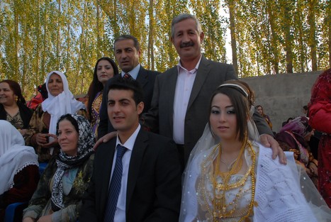 Yüksekova'da 24-25 tarihleri arasında evlenen bazı çiftleri sizler için sayfamıza taşıdık.