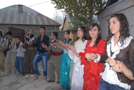 Yüksekova'da 24-25 tarihleri arasında evlenen bazı çiftleri sizler için sayfamıza taşıdık.