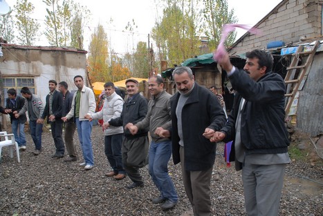 Yüksekova'da 31 Ekim -01 Kasım  tarihleri arasında evlenen bazı çiftleri sizler için sayfamıza taşıdık.