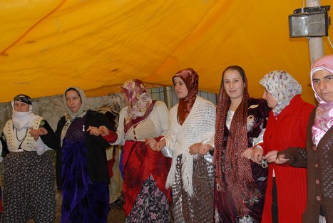 Yüksekova'da 31 Ekim -01 Kasım  tarihleri arasında evlenen bazı çiftleri sizler için sayfamıza taşıdık.