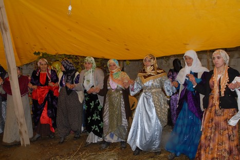 Yüksekova'da 31 Ekim -01 Kasım  tarihleri arasında evlenen bazı çiftleri sizler için sayfamıza taşıdık.