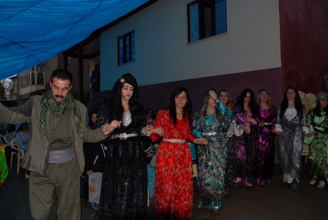 Yüksekova'da 31 Ekim -01 Kasım  tarihleri arasında evlenen bazı çiftleri sizler için sayfamıza taşıdık.