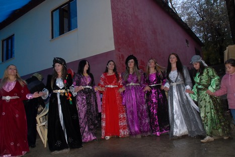 Yüksekova'da 31 Ekim -01 Kasım  tarihleri arasında evlenen bazı çiftleri sizler için sayfamıza taşıdık.