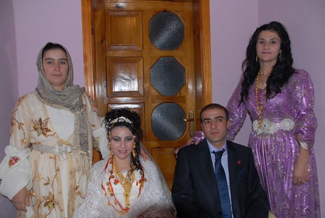 Yüksekova'da 31 Ekim -01 Kasım  tarihleri arasında evlenen bazı çiftleri sizler için sayfamıza taşıdık.