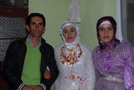 Yüksekova'da 31 Ekim -01 Kasım  tarihleri arasında evlenen bazı çiftleri sizler için sayfamıza taşıdık.