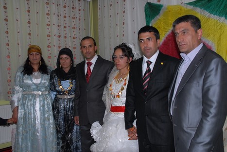 Yüksekova'da 31 Ekim -01 Kasım  tarihleri arasında evlenen bazı çiftleri sizler için sayfamıza taşıdık.