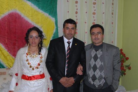 Yüksekova'da 31 Ekim -01 Kasım  tarihleri arasında evlenen bazı çiftleri sizler için sayfamıza taşıdık.