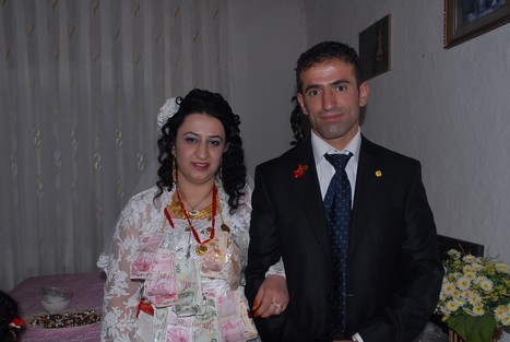 Yüksekova'da 31 Ekim -01 Kasım  tarihleri arasında evlenen bazı çiftleri sizler için sayfamıza taşıdık.