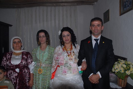 Yüksekova'da 31 Ekim -01 Kasım  tarihleri arasında evlenen bazı çiftleri sizler için sayfamıza taşıdık.