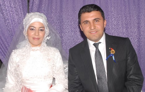 Yüksekova'da 07-08 -2009 Kasım tarihleri arasında evlenen bazı çiftleri sizler için sayfamıza taşıdık.