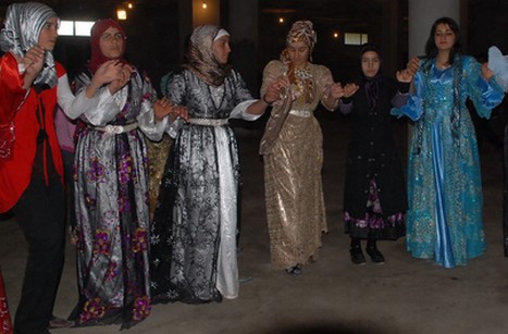 Yüksekova'da 07-08 -2009 Kasım tarihleri arasında evlenen bazı çiftleri sizler için sayfamıza taşıdık.